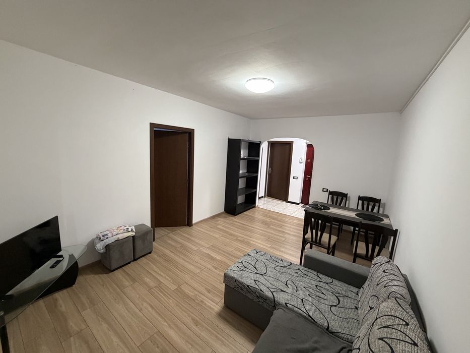 Inchiriez aparment 3 camere in centru