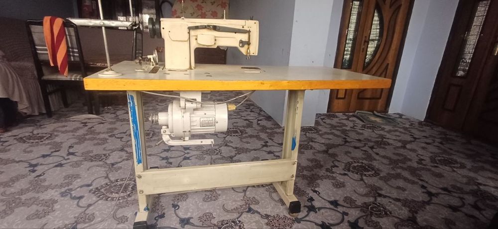 Тикув машина сотилади