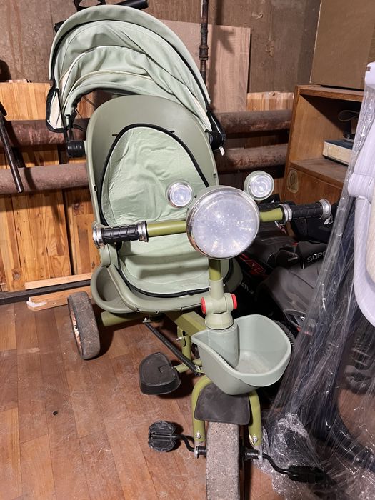 Электромотоцикл и детский велосипед