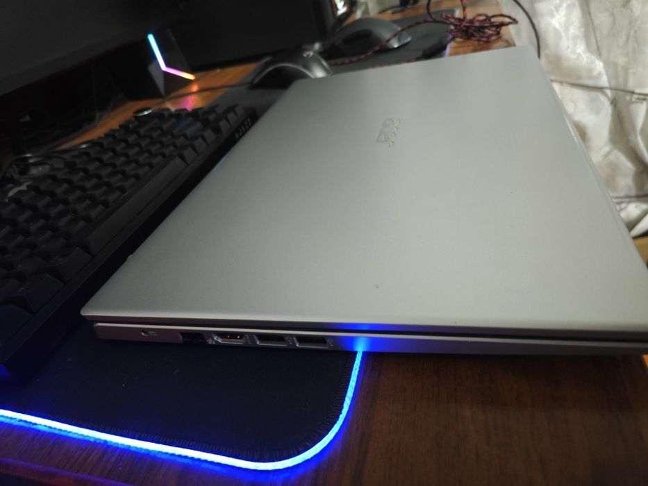 Ноутбук Acer aspire 3