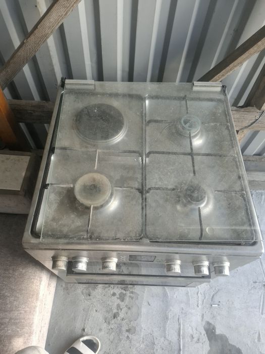 Продам газовый плита бу.