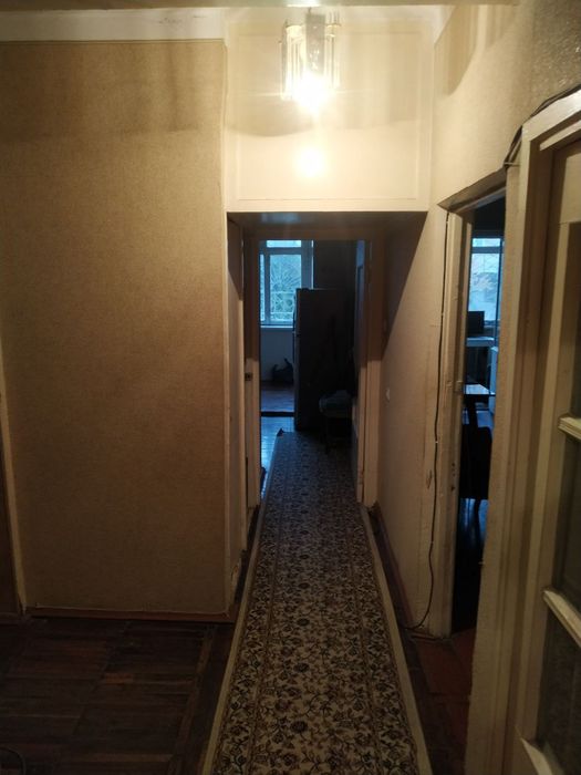 3-х комнатная... 1-й этаж. Своя квартира.