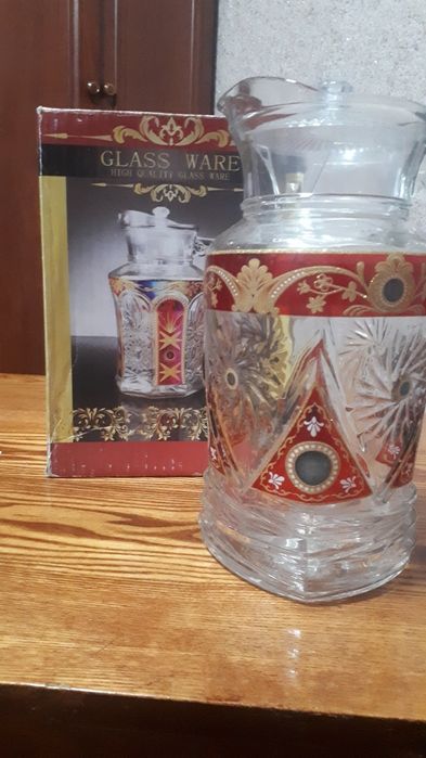 Фужеры, чашки, вазочки, чайник