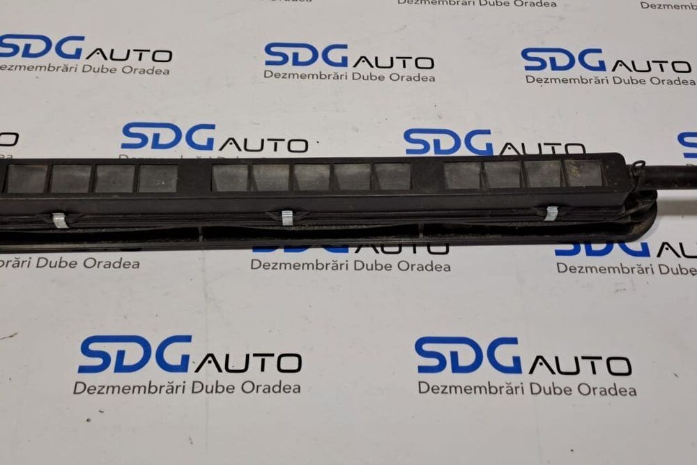 Grilă aer stâlpi stanga/dreapta Mercedes G350 2011-2019