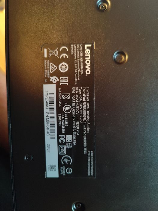 ThinkPad Ultra Docking Station 40AJ + incarcator Lenovo 135W original
150–250 lei