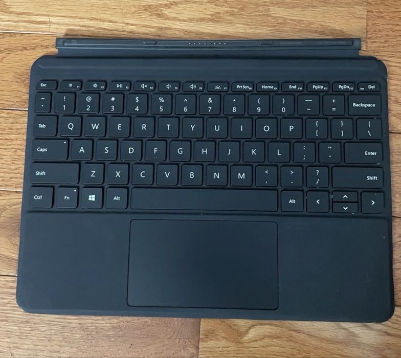 Клавиатуры для Surface Pro GO 1-3 Type Covers