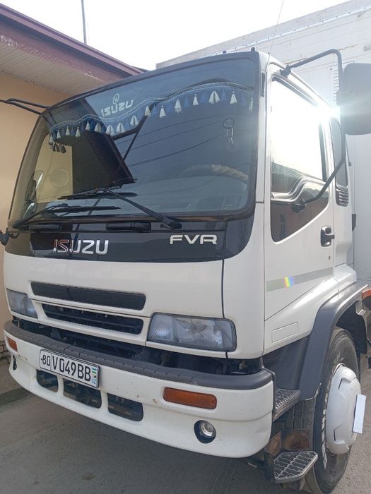 Isuzu sotiladi 10 tonnalik