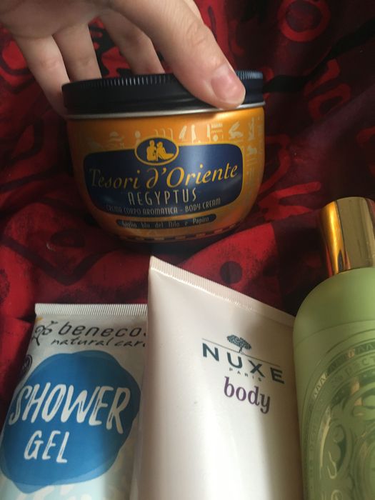 Geluri de dus si creme de corp