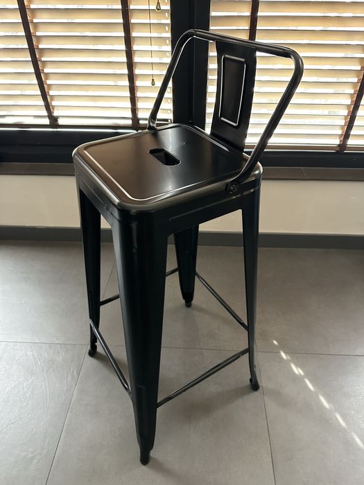 Метален Бар Стол с облегалка