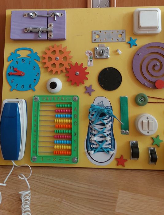 Бизиборд для развития малыша