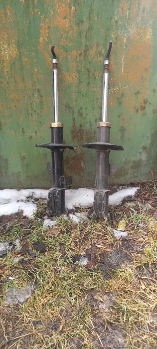 Продам амортизатор от тойоты