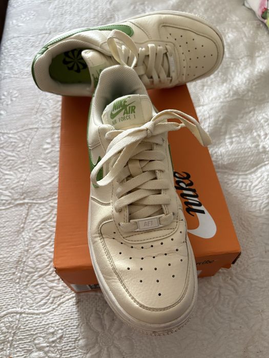 Дамски спортни обувки Nike