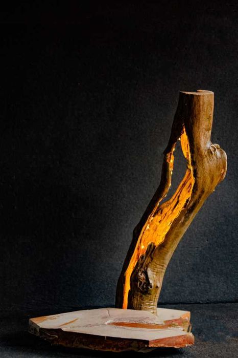 Дървена авторска лампа