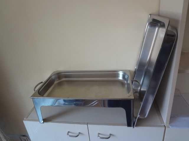 Голяма иноксова тава с капак и стойка