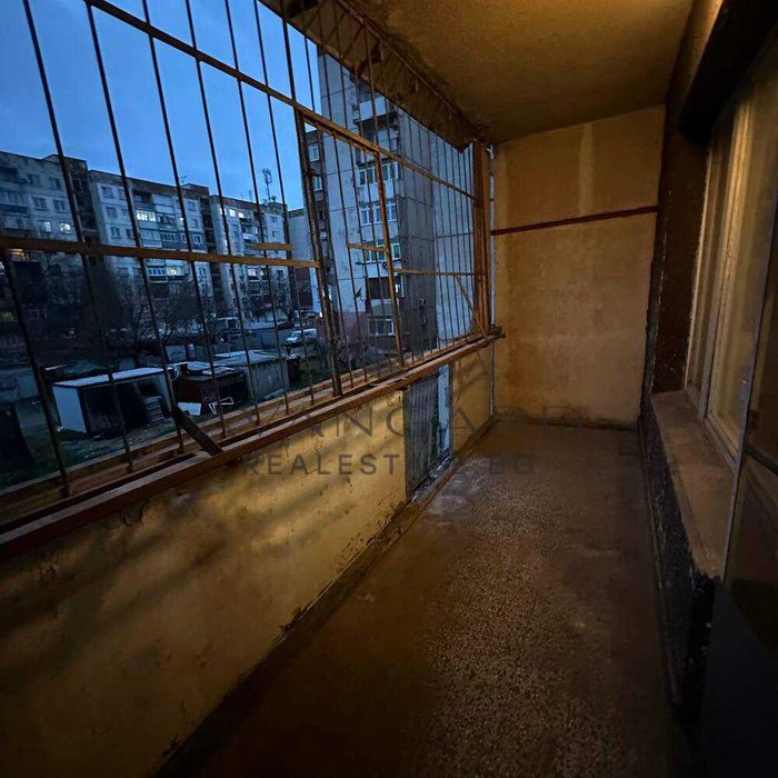 Продава се Тристаен апартамент в Пловдив, Изгрев - 92 кв.м за 463 €/кв.м - Снимка #10