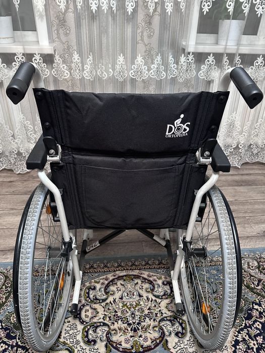 Продам новую инвалидную коляску