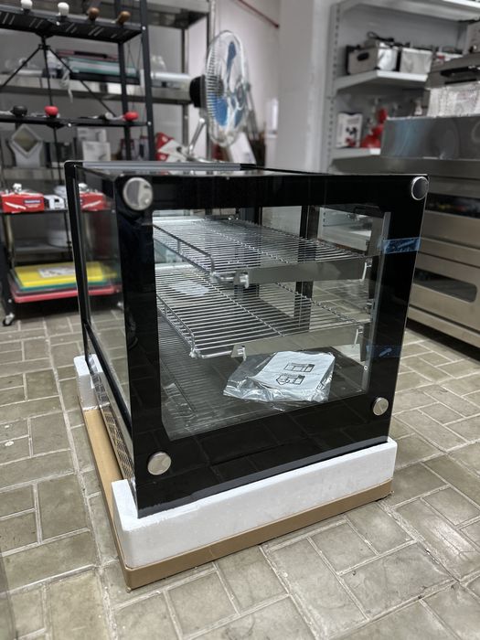 Витрина холодильная кондитерская