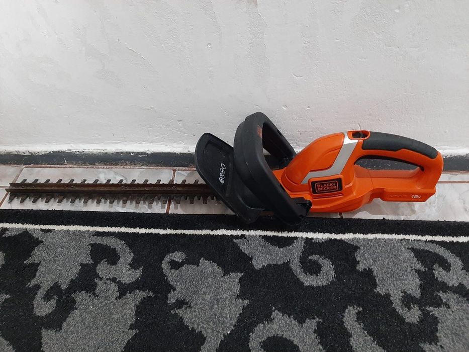 Vănd mașină de gardul viu pe acumulator