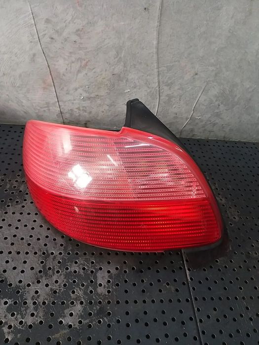 Stop tripla lampa stanga peugeot 206