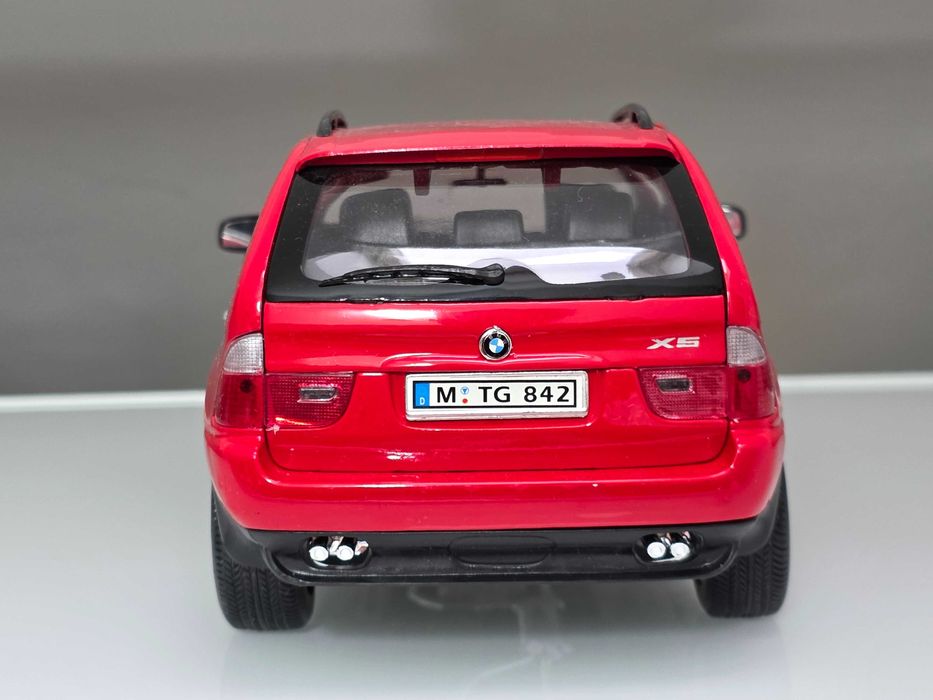 Macheta Auto 1/18 Welly BMW X5 4.4i