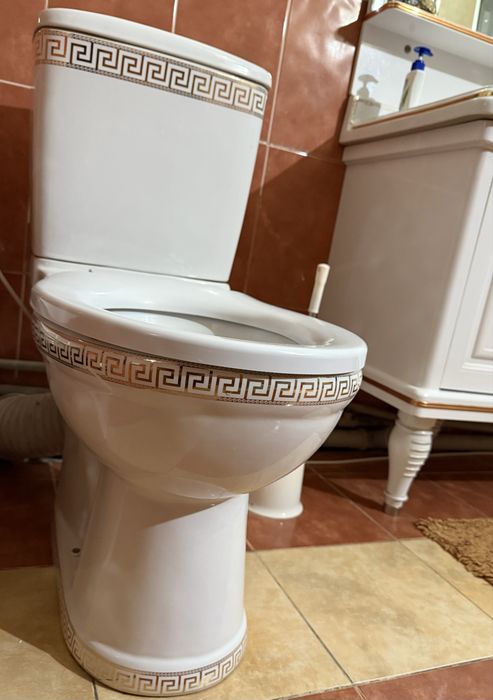 Продам унитаз в отличном состояний