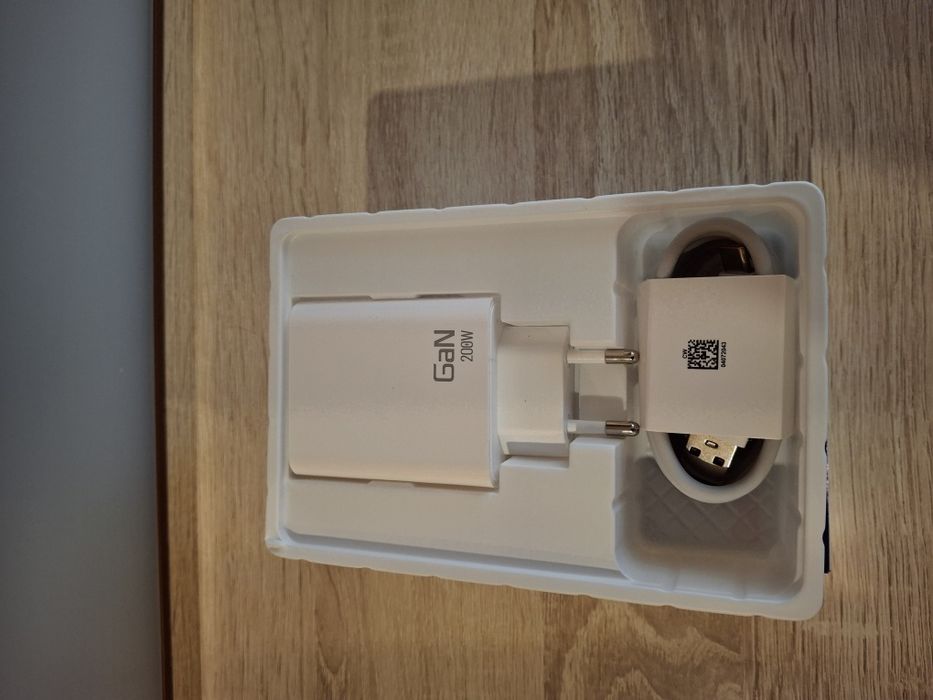 Продам зарядное устройство