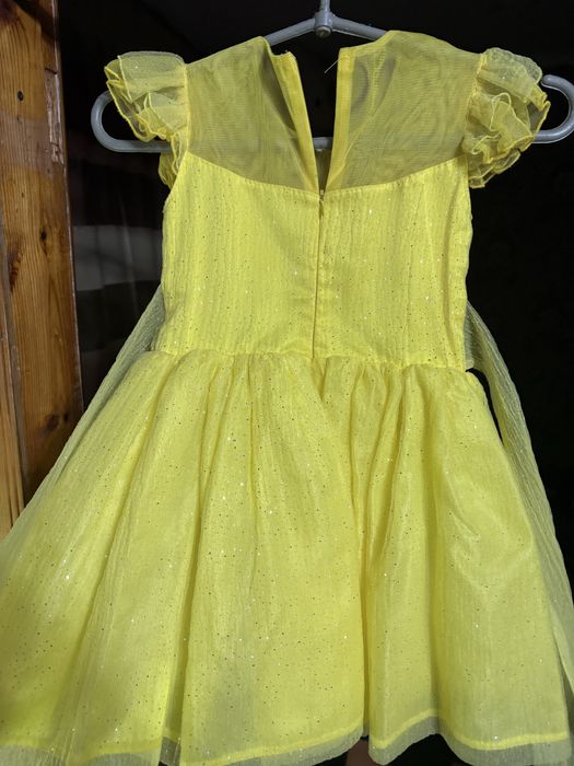 Продам платья 5-10лет