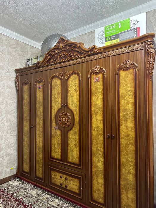 Продаётся мебель китайской