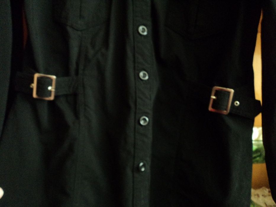 Продавам дамска риза