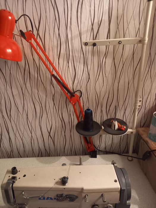 Продам швейную  машину.