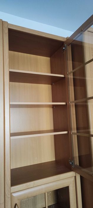 Продам витражные шкаф