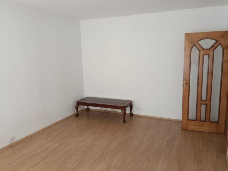 De vânzare apartament 4 camere soveja etaj 2 din 4 gaze la ușă 145.000€