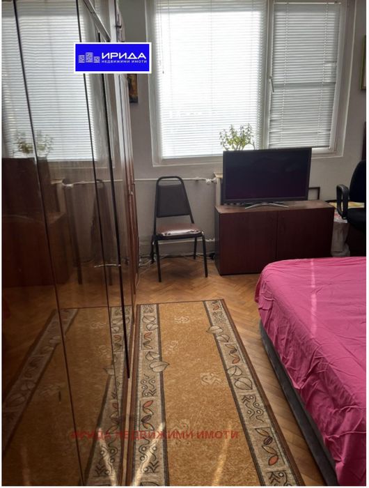 Двустаен апартамент в Надежда 4