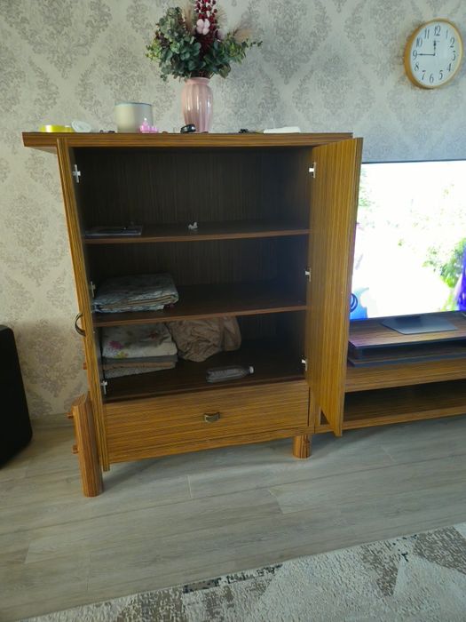 Продам стенку в зал
