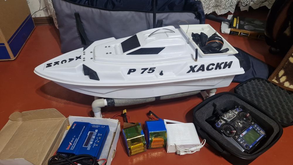 Продам кораблик Хаски 75