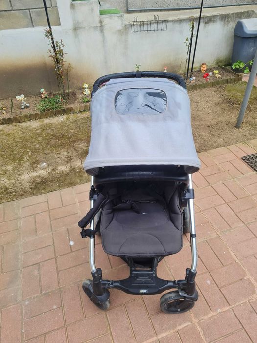 Детска количка „Бащи, майки, татковци“