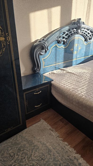 Продаётся спальный гарнитур