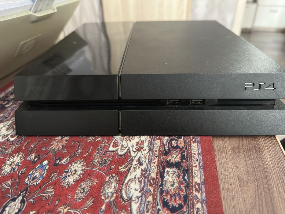 Продам Playstation 4 на запчасти