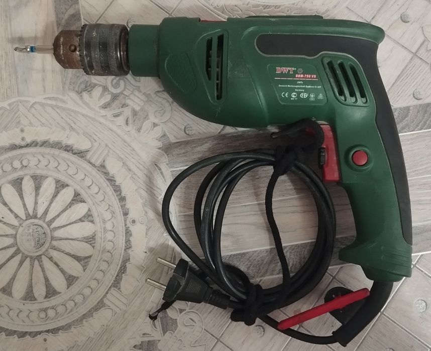 Продам дрель электрический