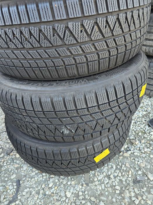 Зимни гуми  KUMHO  235/55/19