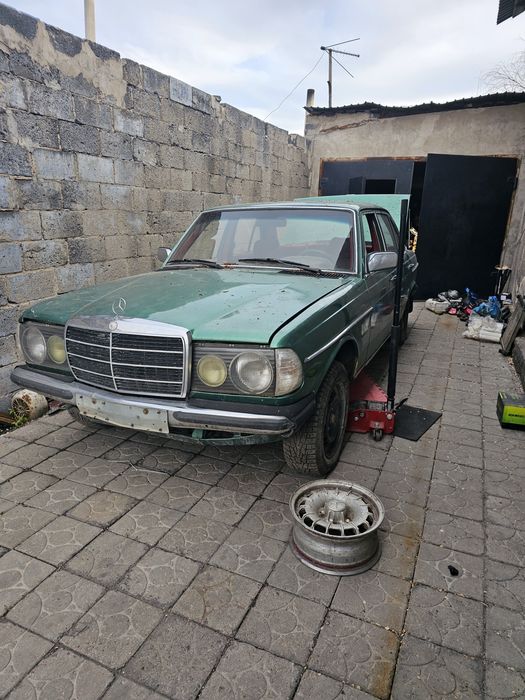 Срочно продам мерседес w123