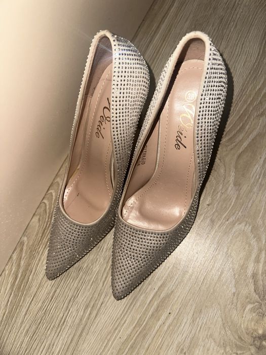 Токчета с камъни