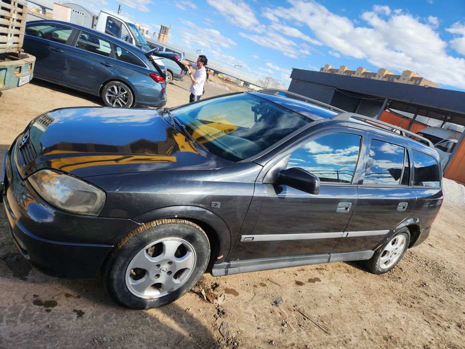 Срочно продаётся машина Opel Astra G