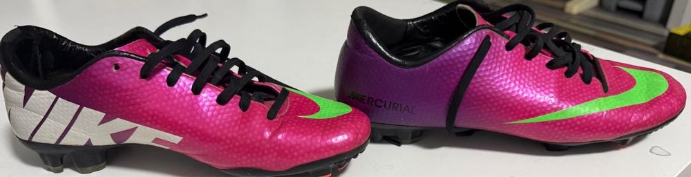 Afidasi de fotbal nike hipervenom si mercurial
