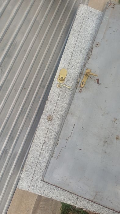 Екі темір есік сатылады