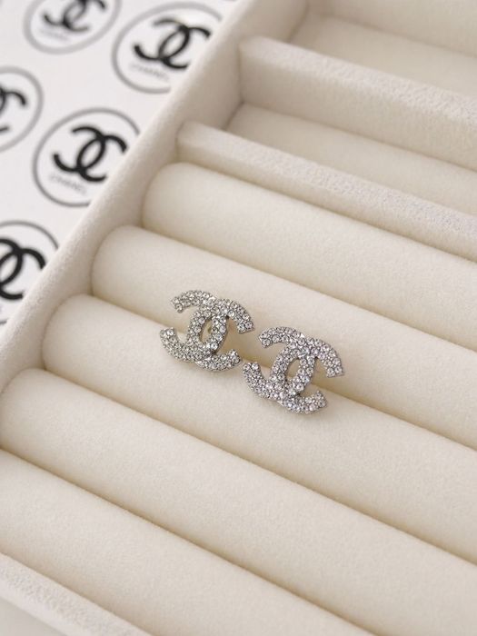 CHANEL колиета обеци