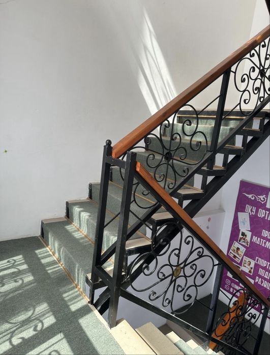 Офисное здание и дом