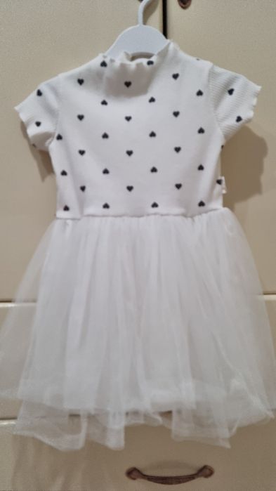 Красивое белое платье для девочки 2–4 лет