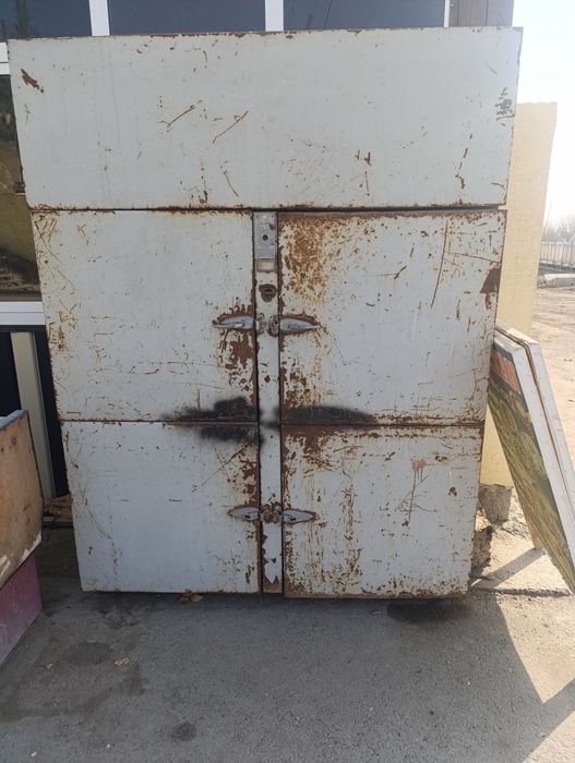 Полка + холодильник магазин учун сотилади xolod