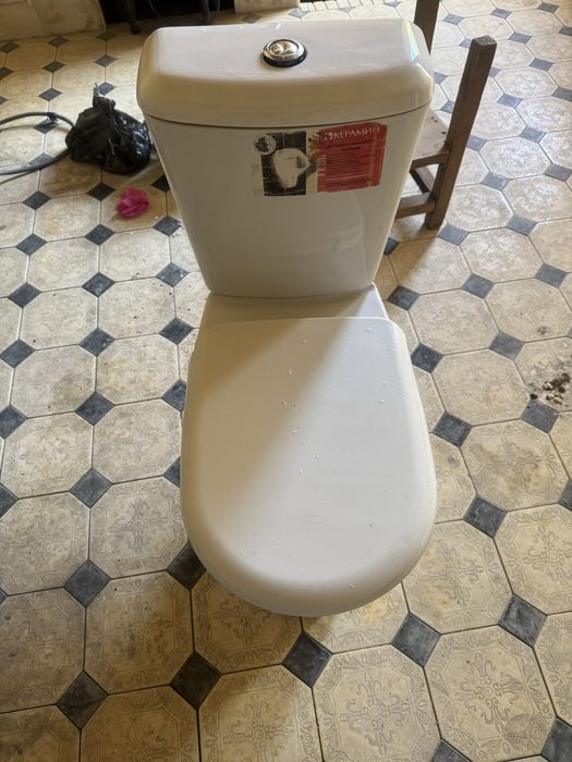 Продается унитаз